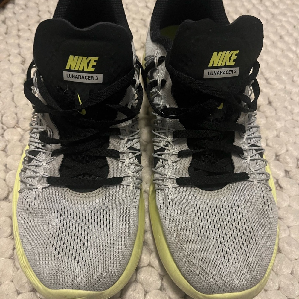 Nike mens Lunaracer 3 Gray/Black/Yellow 10.5 used (good condition)